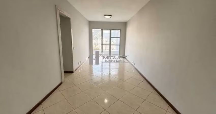 Apartamento para locação, rua santa amélia, varanda, 2 quartos sendo uma suíte, 1 vaga na garagem, prédio com infraestrutura.