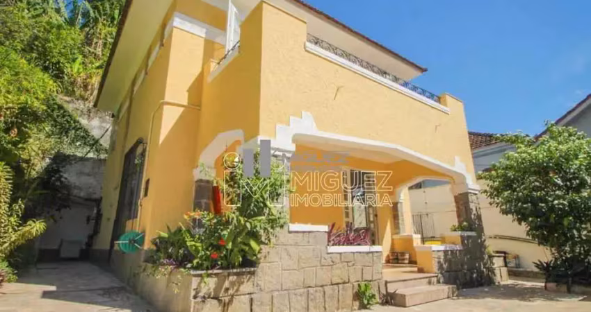 Casa para alugar na rua dr. catrambi com piscina, 3 quartos, varandão e vaga para 3 carros