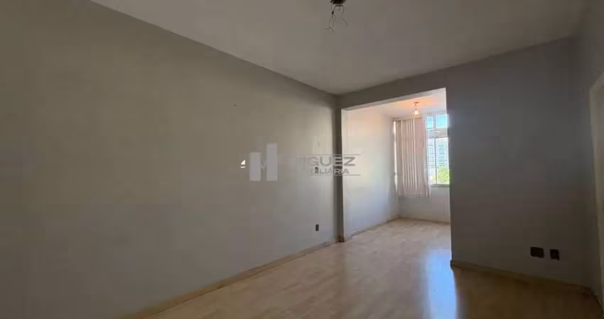À venda apartamento sala 3 quartos, sol da manhã a poucos minutos do metrô