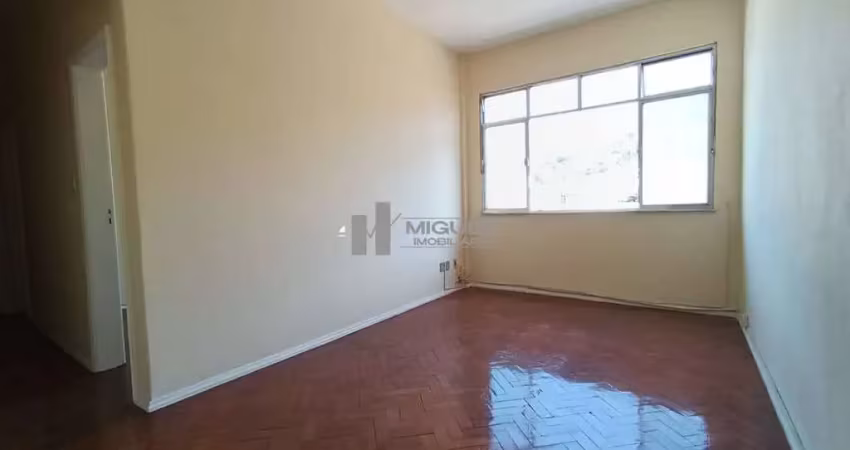 Alugo imóvel espaçoso e muito arejado de 2 quartos e dependência completa na rua heráclieto graça no lins de vasconcelos
