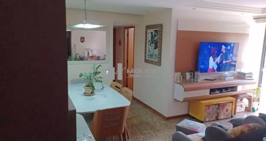 Praça afonso pena com varandão, 3 quartos em prédio de luxo com vaga e infraestrutura