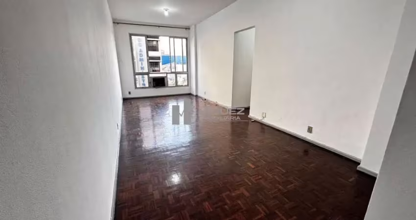 Apartamento a venda rua professor gabizo (tijuca) à 350m do metrô afonso pena. sala, 2 quartos, 1 suite. 1 vaga de garagem.
