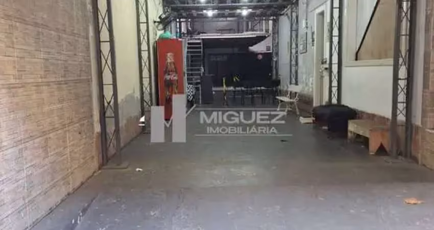 Av.paulo de frontin, rio comprido. casa comercial com 6 salas e um amplo galpão nos fundos. código 23220