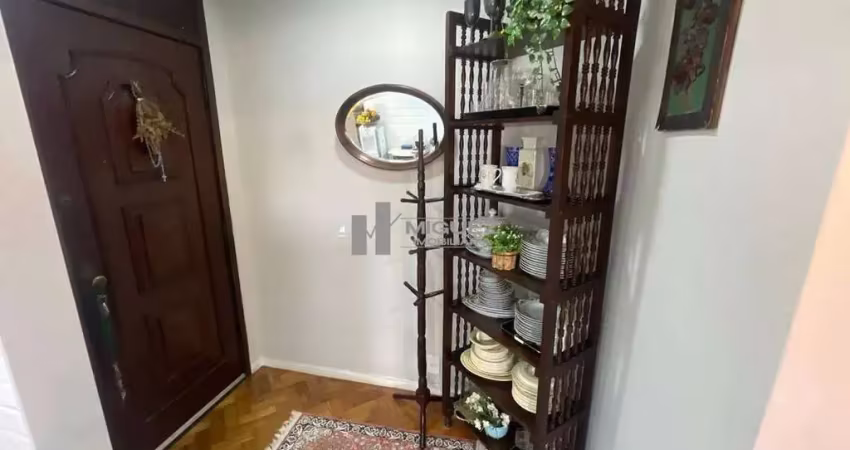Tijuca – rua professor gabizo! apartamento à venda com sala ampla, 3 quartos (1 suíte) e vaga de garagem. pronto para morar, em edifício bem cuidado e próximo de tudo que o bairro oferece.