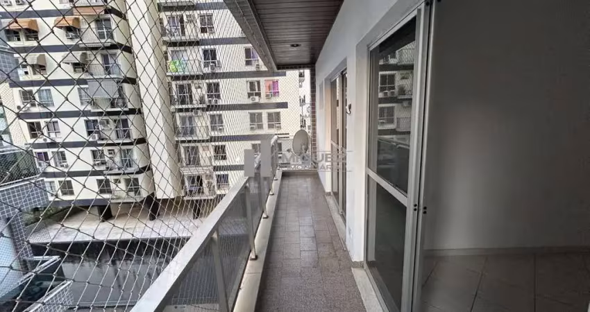 Apartamento à venda com varandão, 2 quartos 1 suíte, 94m², vaga demarcada em prédio com infraestrutura completa