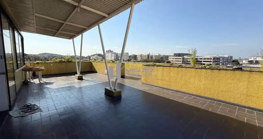 Tijuca – rua senador furtado. linda cobertura linear à venda, com sala em 2 ambientes, 3 quartos, banheiro social, cozinha e ampla área externa. conforto e espaço em localização valorizada