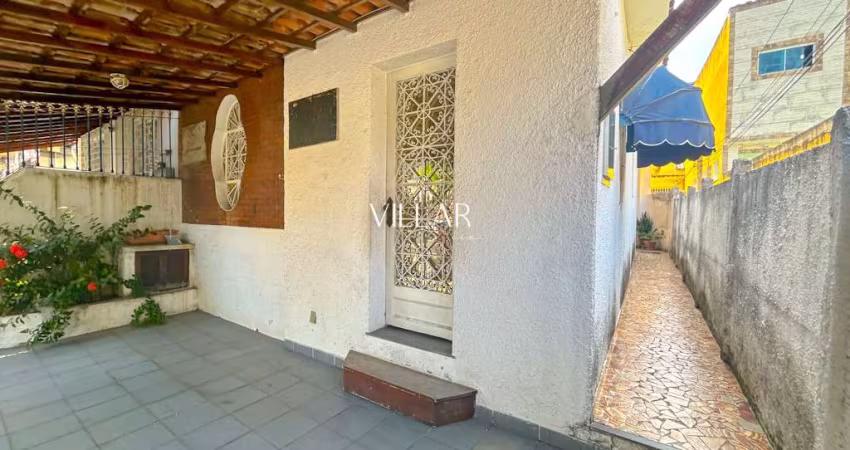 Casa de Três Quartos em Olaria | Casa Rua Doutor Nunes | Villar Imóveis