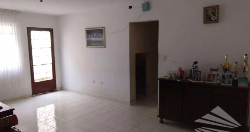 Sobrado com 8 dormitórios à venda, 316 m² - Vila Jaboticabeira - Taubaté/SP
