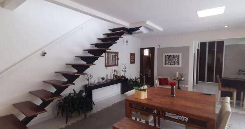 Sobrado com 3 dormitórios à venda, 322 m² - Campos do Conde 2 Versailles - Tremembé/SP