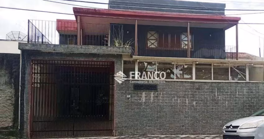 Sobrado com 3 dormitórios à venda, 253 m² - Centro - Taubaté/SP