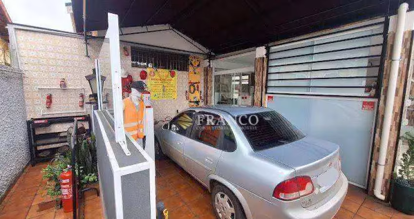 Casa com 3 dormitórios à venda, 144 m² por R$ 800.000,00 - Centro - Taubaté/SP
