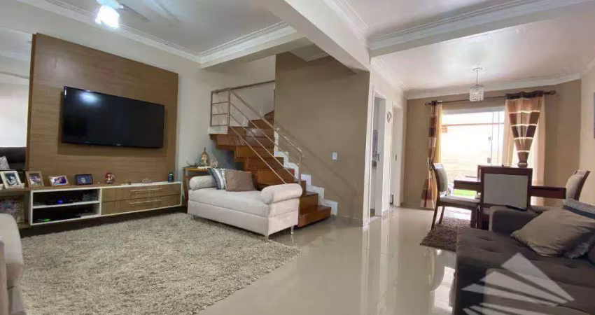 Sobrado com 3 dormitórios à venda, 94 m² por R$ 650.000,00 - Esplanada Independência - Taubaté/SP