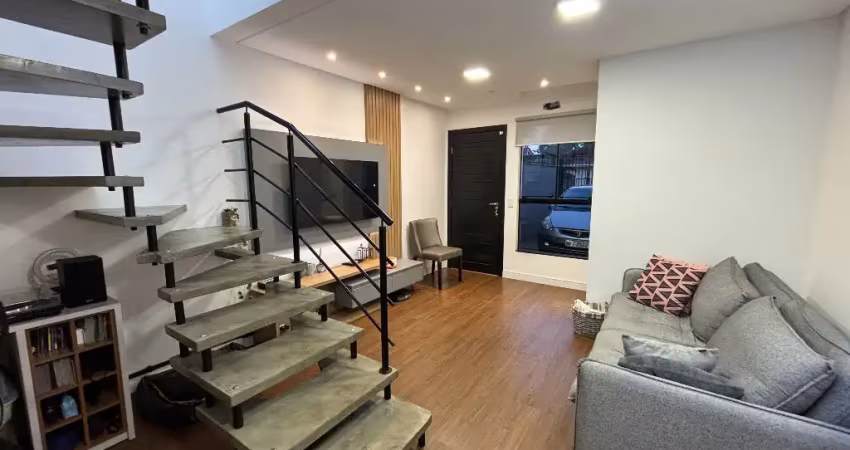 Sobrado Geminado com 1 suíte mais 2 quartos à venda no bairro Iririú em Joinville - SC por RS 479.900,00.