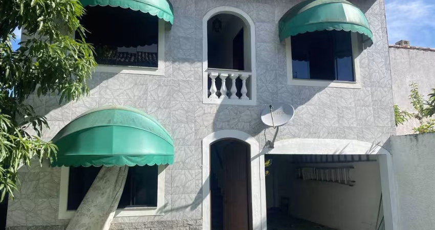 Casa Ampla com 6 Quartos e Detalhes Exclusivos na Melhor Rua da Pontinha