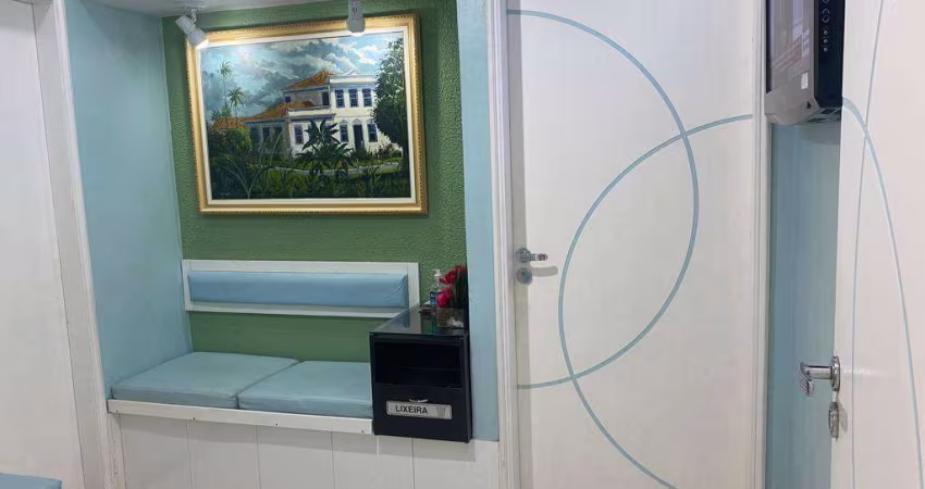 Sala Comercial no Centro de Araruama - Pronta para o Seu Negócio!