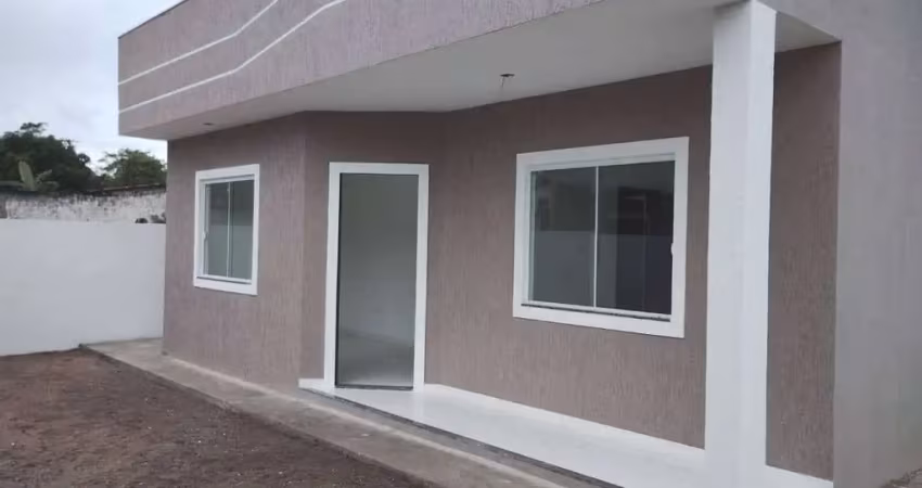 Casa  com 2 quartos  e amplo quintal - itatiquara - araruama - rj