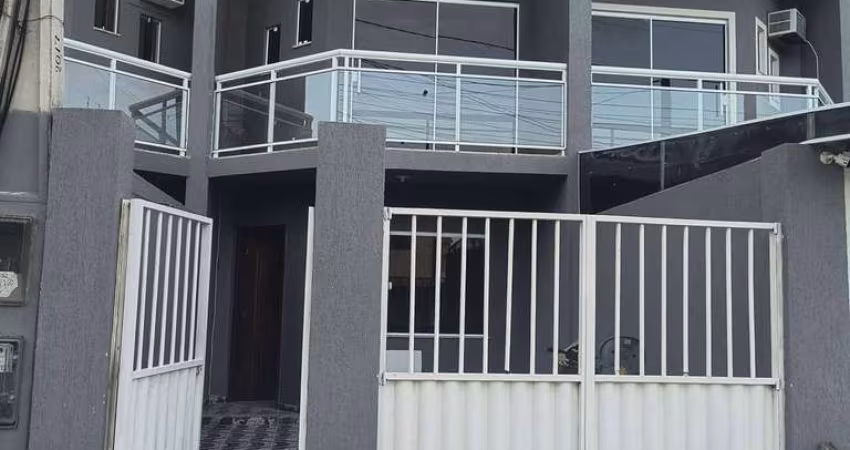 Casa Duplex à Venda, 2 quartos, sendo 1 suíte - Rio do Limão/Araruama/RJ.