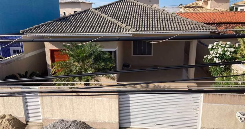 Casa linear com 3 quartos em Condomínio dos Pássaros, Cabo Frio/RJ
