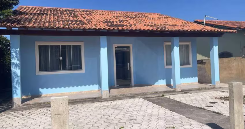 Casa com 3 quartos no Condomínio Lagoa Azul - Praia Seca/RJ