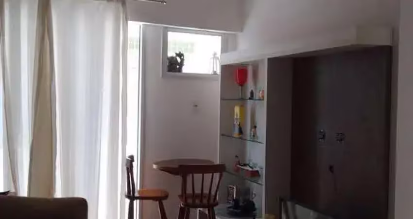 Apartamento em condomínio com 2 quartos em cabo frio/rj