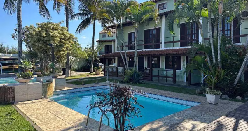 Casa triplex à venda pertinho da praia das conchas!