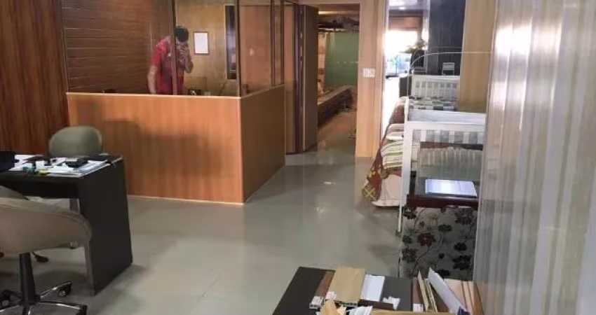 Barbada em LOJA na Av Ceará - Porto Alegre/RS