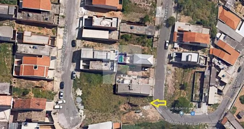 Lote/Terreno à Venda em Laranjeiras, Caieiras por R$ 147.000