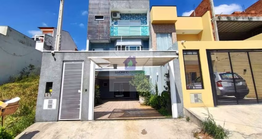 Luxuosa Casa à Venda em Jardim Europa - 4 Suítes, 200m²