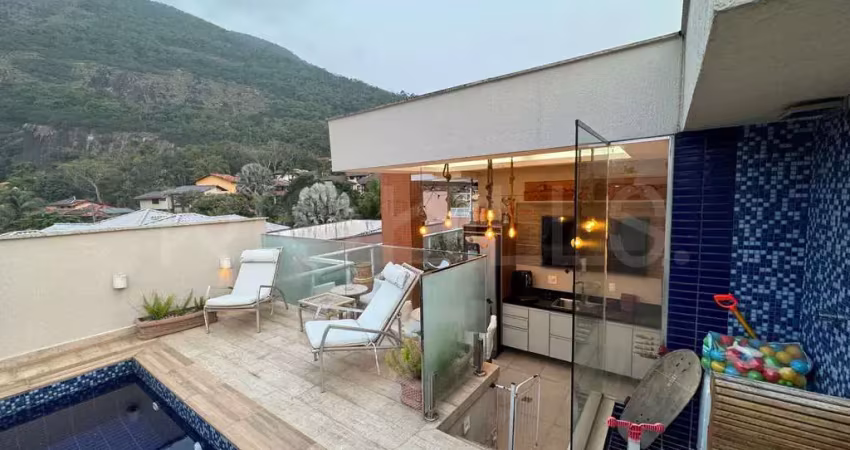 Apartamento Cobertura Duplex de 3 quartos, com 215m², à venda em Itacoatiara, Niterói/RJ