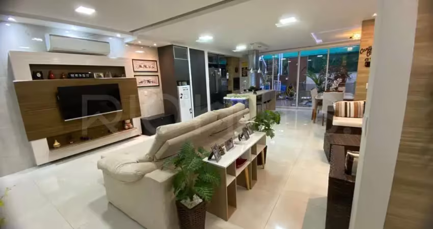 Casa Linear de 3 quartos, com 180m², à venda em Camboinhas, Niterói/RJ