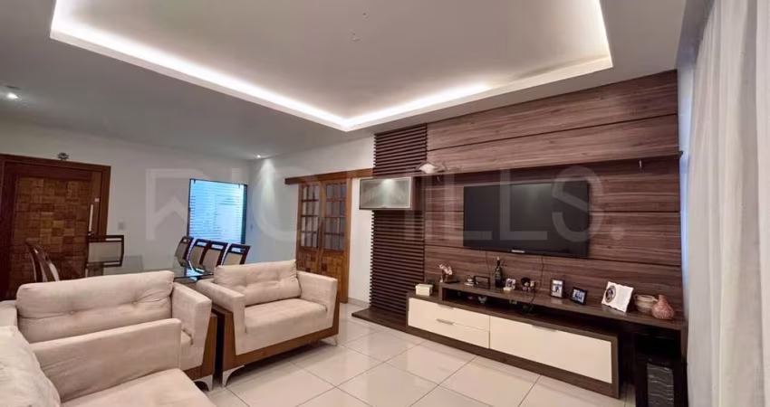 Apartamento de 3 quartos, com 180m², à venda na Praia de Icaraí, Niterói/RJ