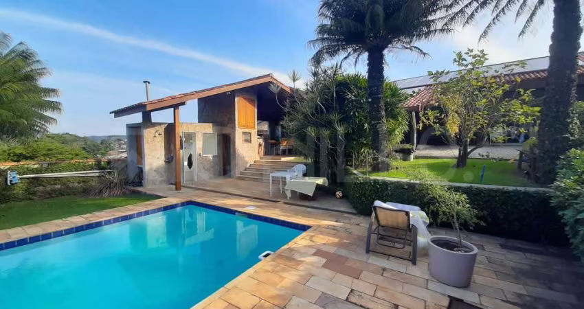 Casa em Condomínio, com 3 quartos e 300m², à venda em Piratininga, Niterói/RJ