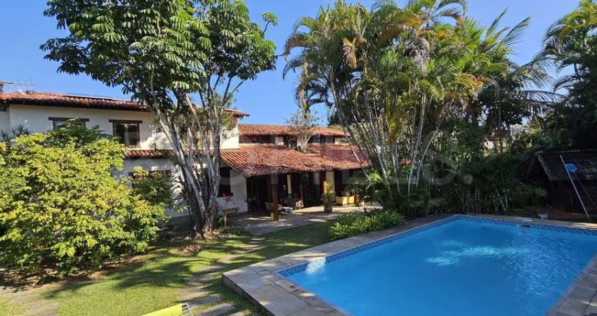 Casa em Condomínio, com 5 quartos e 600m², à venda em Itaipu, Niterói/RJ