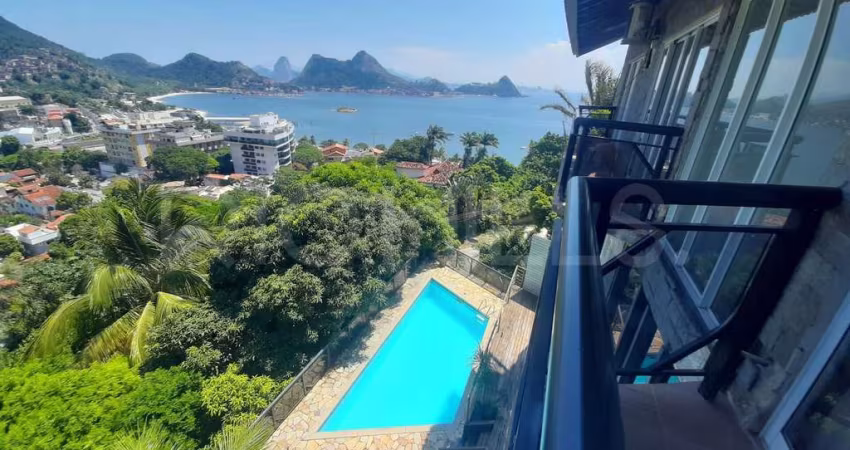 Casa em Condomínio, com 5 quartos e 300m², à venda em Charitas, Niterói/RJ