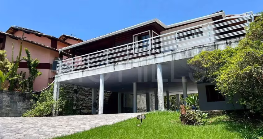 Casa em condomínio, com 3 quartos e 620m², à venda no sapê, niterói/rj
