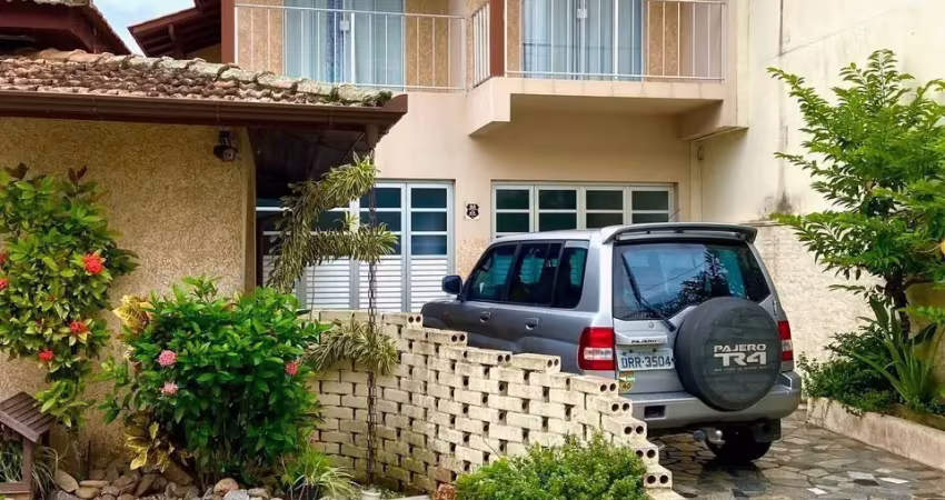 Casa 4 dormitórios com edícula independente de 2 dormitórios