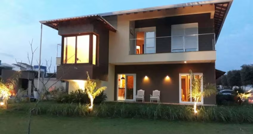 Casa á venda no Condomínio Belvedere