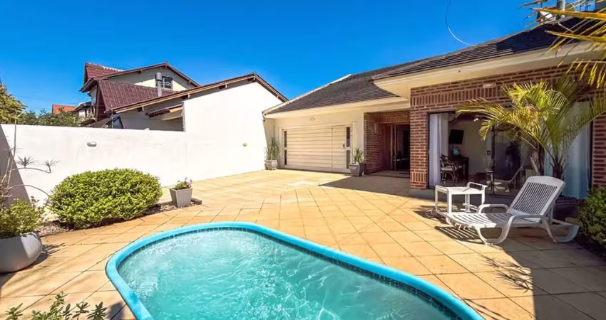 Casa à venda em canoas, estância velha, com 3 quartos, 210m²
