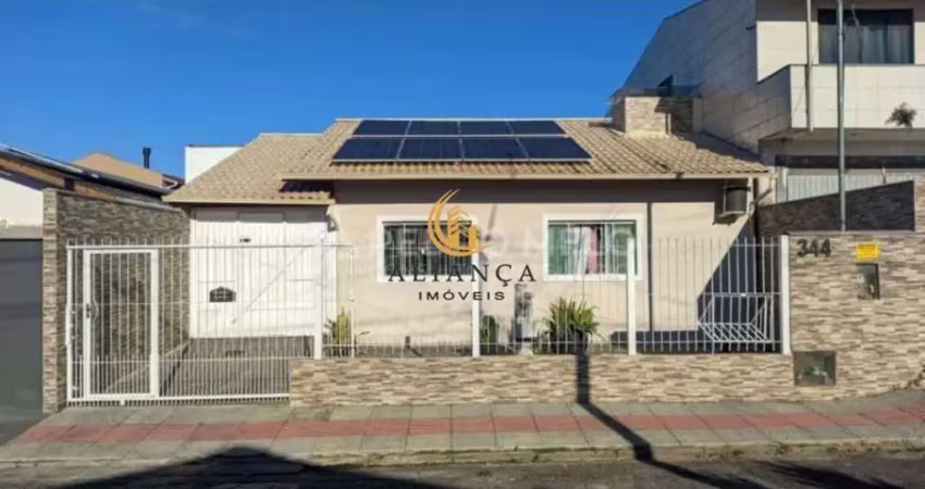 Casa com 2 quartos à venda na Rua Adriano de Farias, Forquilhinhas, São José
