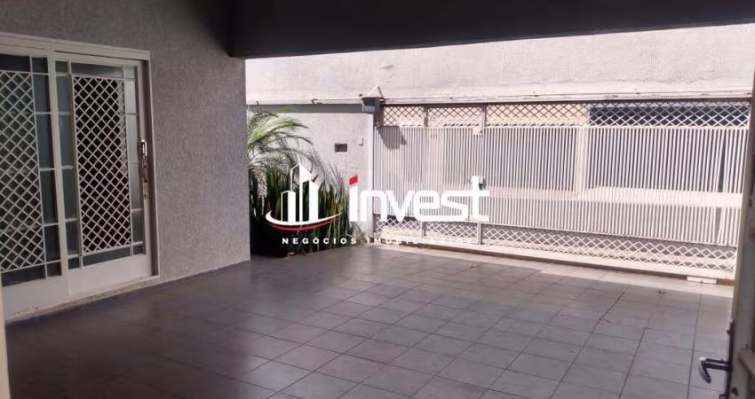 Ótima casa no Santa Maria, com 3 quartos,sendo 1 suíte, próxima ao Shopping Center Uberaba.