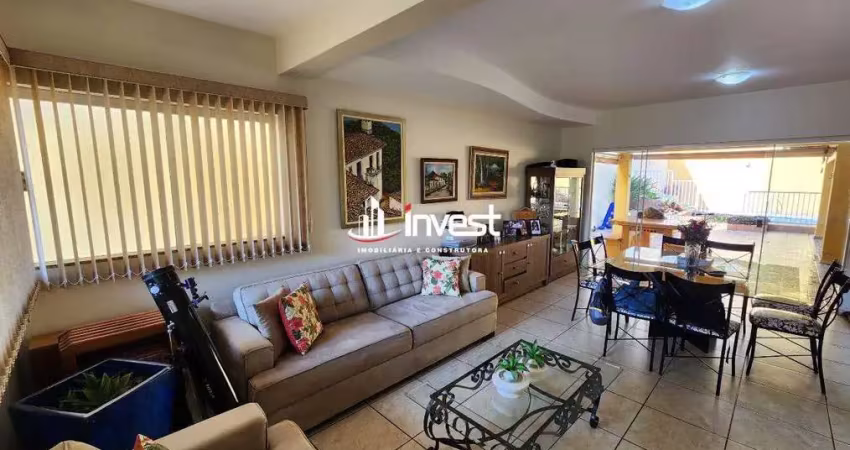 Casa a venda com excelente localização no bairro Frei Eugênio