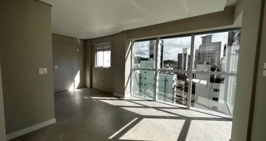 Apto 2 suítes e 2 vagas no centro de Balneário Camboriu
