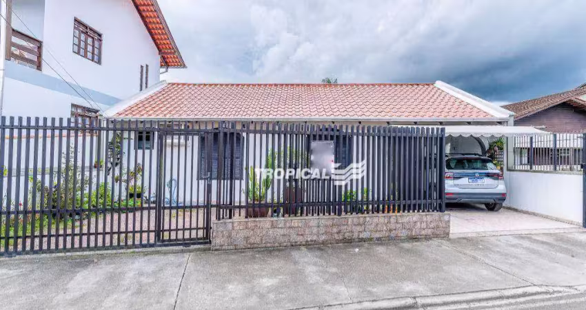 Casa com 4 dormitórios à venda, 184 m² por R$ 640.000,00 - Valparaíso - Blumenau/SC