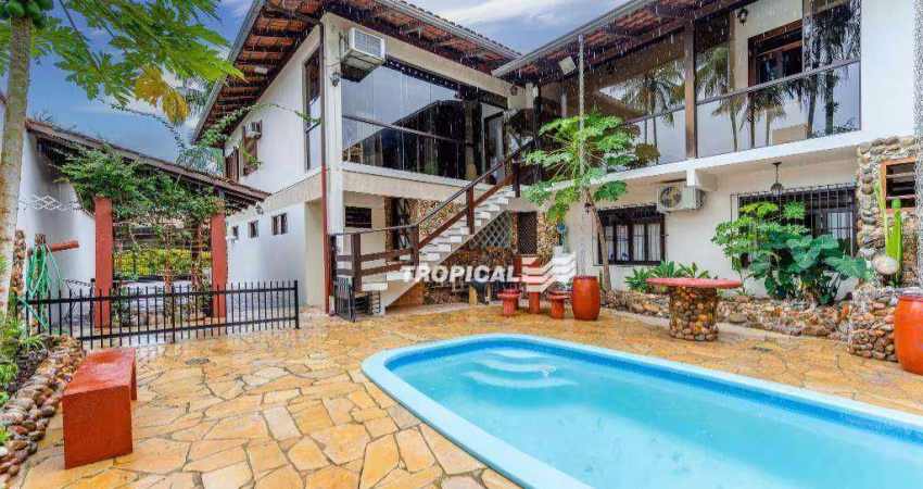 Casa com 4 dormitórios para alugar por R$ 5.079,20/mês - Garcia - Blumenau/SC