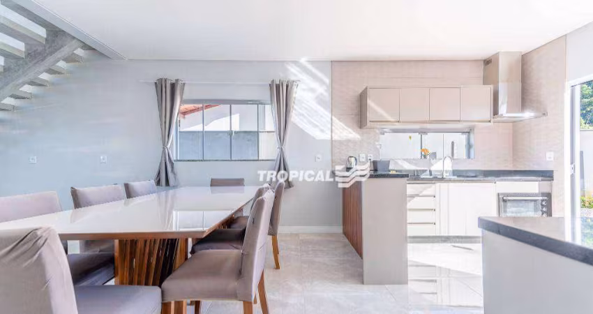 Casa com 3 dormitórios à venda, 230 m² por R$ 1.000.000,00 - Belchior Central - Gaspar/SC