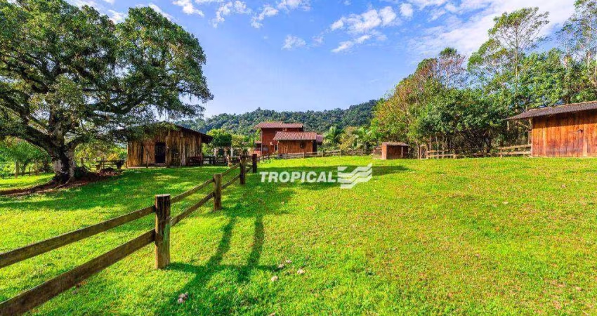 Sítio com 3 dormitórios à venda, 5000 m² por R$ 985.000,00 - Warnow - Indaial/SC
