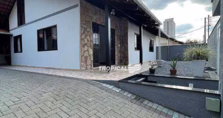 Casa com 4 dormitórios à venda, 382 m² por R$ 1.370.000,00 - Velha - Blumenau/SC