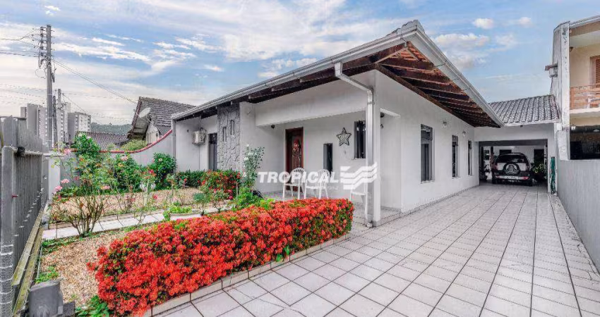 Casa com 4 dormitórios à venda, 114 m² por R$ 1.100.000,00 - Escola Agrícola - Blumenau/SC