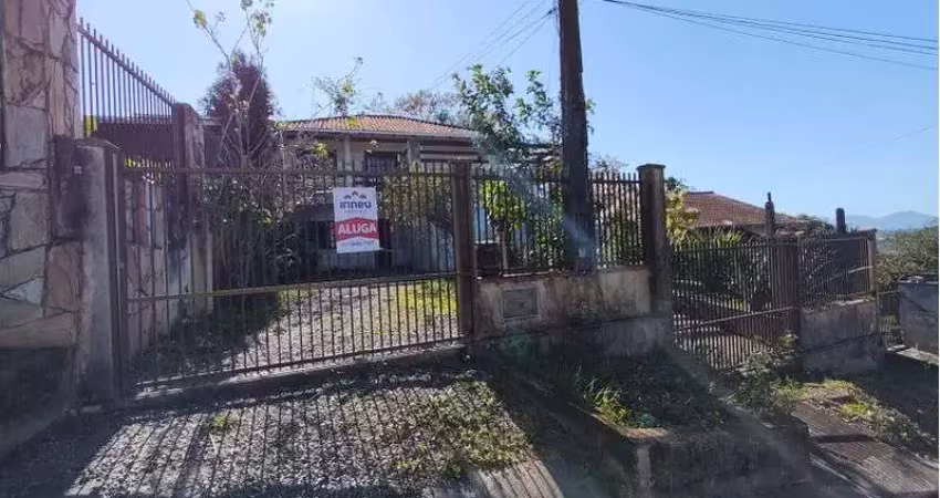 Casa com 3 quartos para alugar na Rua Treviso, 94, João Costa, Joinville