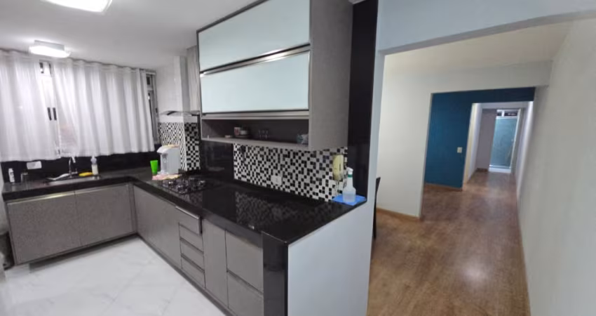 Apartamento Recém-Reformado com Móveis Planejados e Localização Perfeita na Av. Cupecê